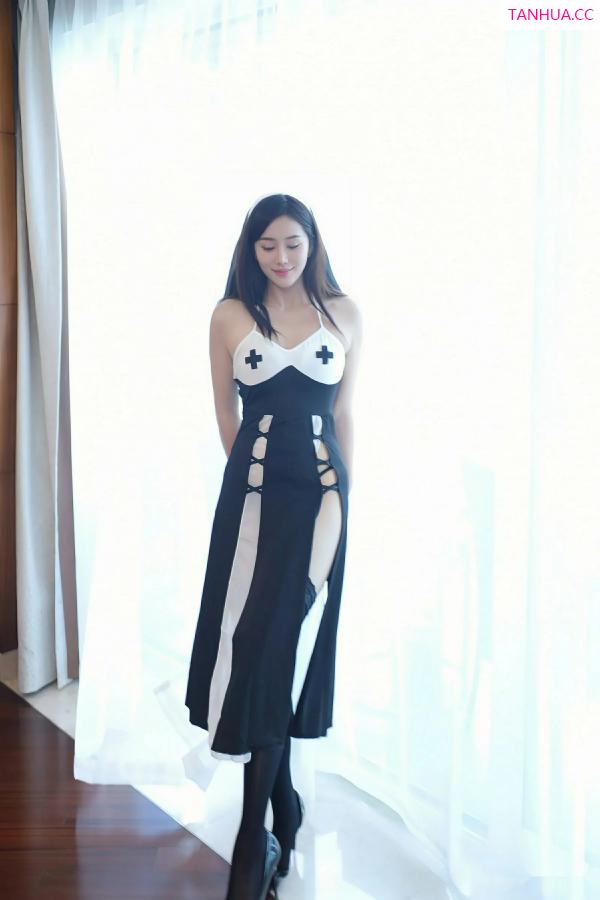   [XiuRen]高清写真图 2025.08.26 No.10690 白薇薇vcvc 黑白修女第7张图片
